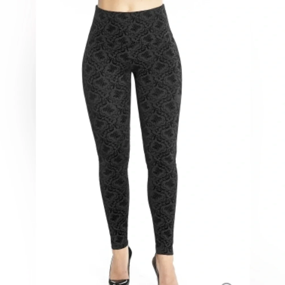 Lysse Brocade Flocked Ponte Black Skinny Pants NWT Women’s Size Small